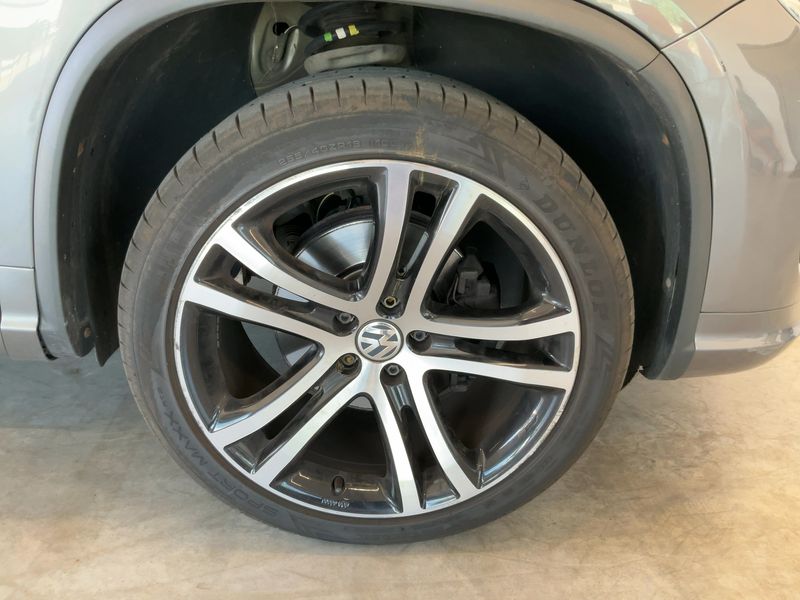 Volkswagen Tiguan 2.0 TDI CityScape 4Motion BlueMotion Tech 2015 – снимка 11