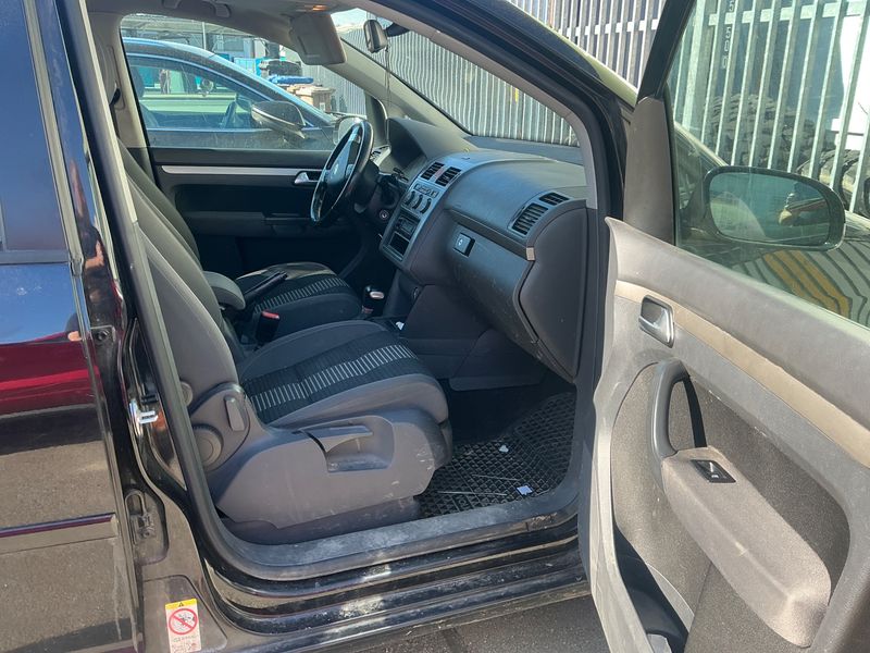 Volkswagen Touran 2.0 TDI United 2008 – снимка 3