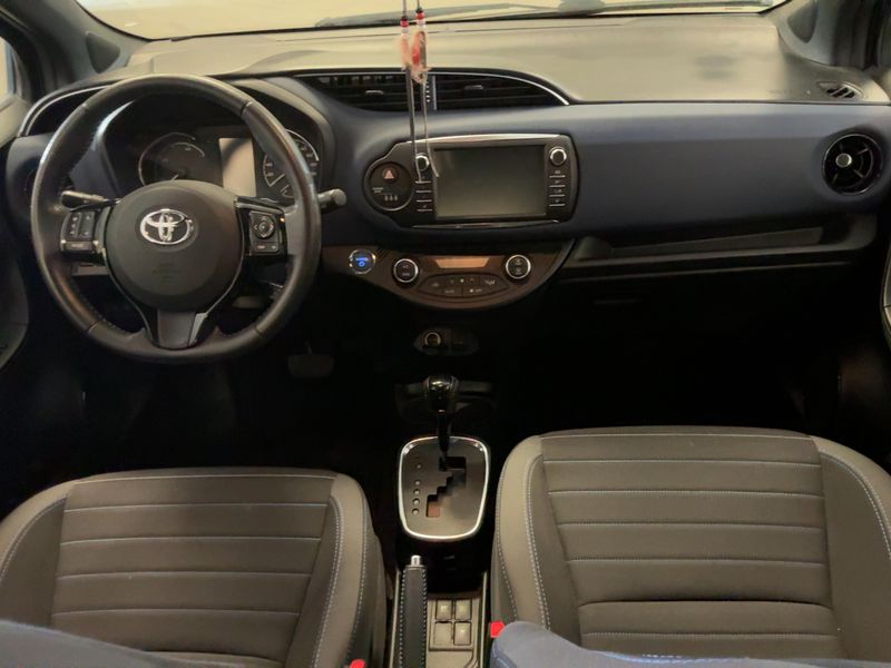 Toyota Yaris 1.5 Hybrid Collection 2018 – снимка 17