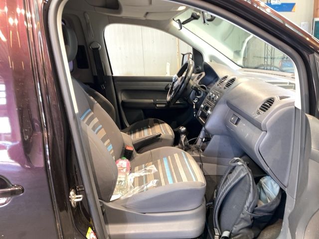 Volkswagen Caddy 1.6 TDI Maxi Roncalli 2012 – снимка 17