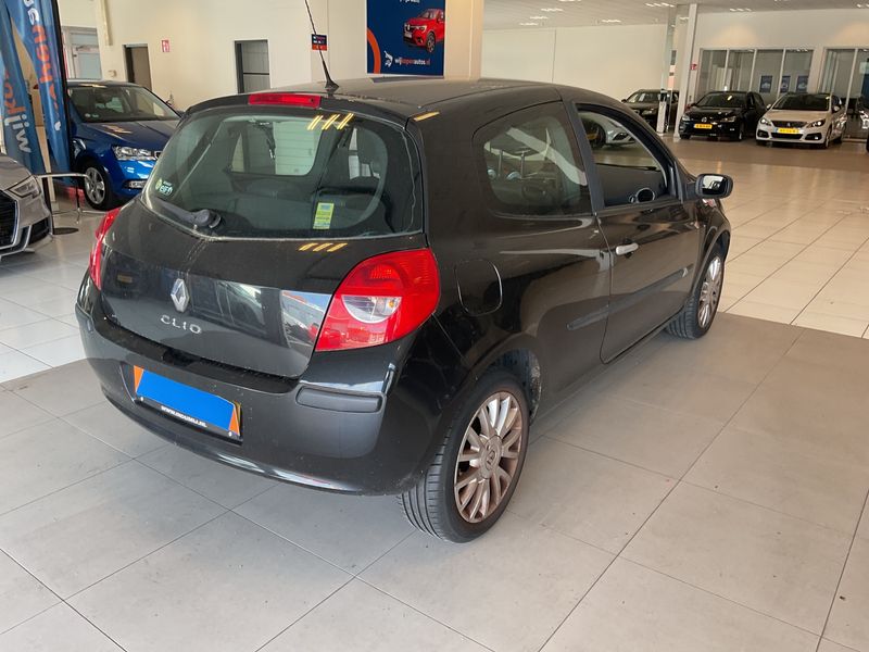 Renault Clio 1.6 Dynamique 2008 – снимка 2