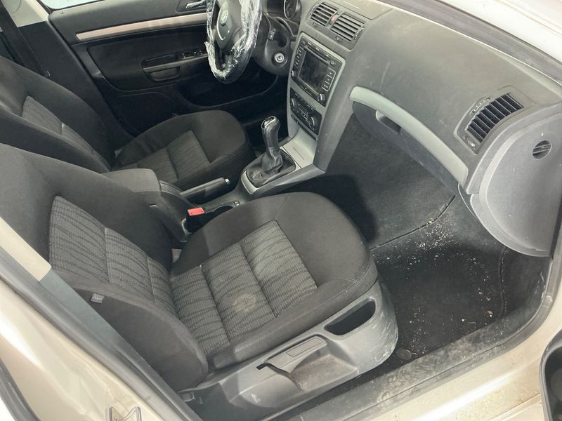 Skoda Octavia 1.2 TSI Elegance 2012 – снимка 3