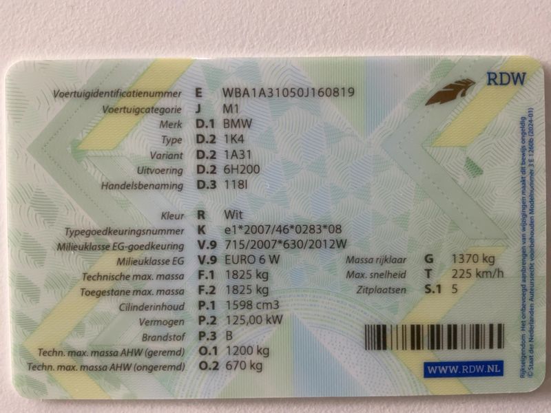 BMW 1er 118i 2013 – снимка 21