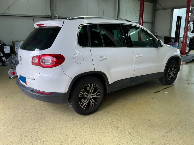 Volkswagen Tiguan 1.4 TSI Team BlueMotion Tech 2010 – снимка 2