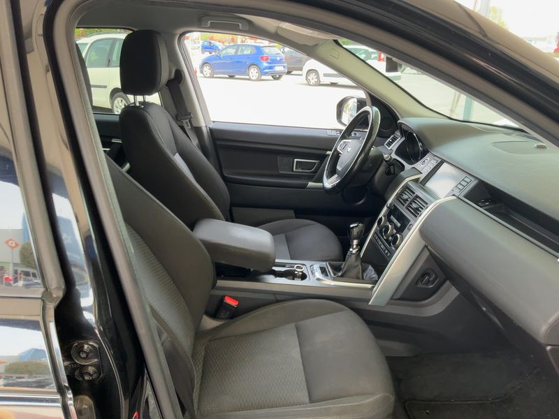 Land Rover Discovery Sport 2.0 Td4 SE AWD 2018 – снимка 16