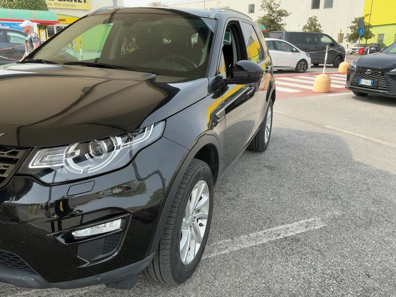Land Rover Discovery Sport 2.0 Td4 SE AWD 2018 – снимка 2