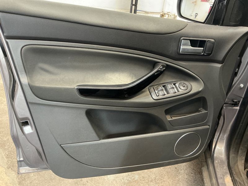 Ford Kuga 2.0 TDCi Titanium 2012 – снимка 32