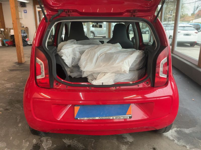 Volkswagen up! 1.0 Move up! 2013 – снимка 16