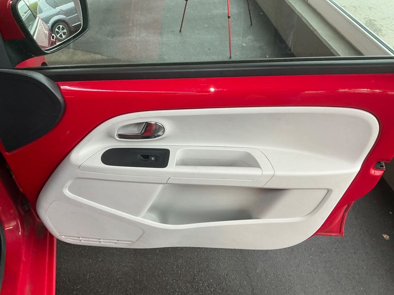 Volkswagen up! 1.0 Move up! 2013 – снимка 35