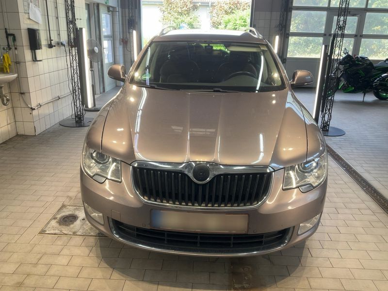 Skoda Superb 2.0 TDI Elegance 2012 – снимка 14