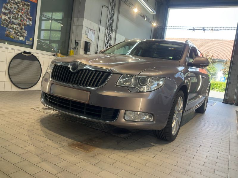 Skoda Superb 2.0 TDI Elegance 2012 – снимка 2