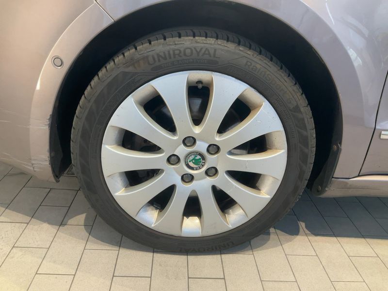 Skoda Superb 2.0 TDI Elegance 2012 – снимка 3