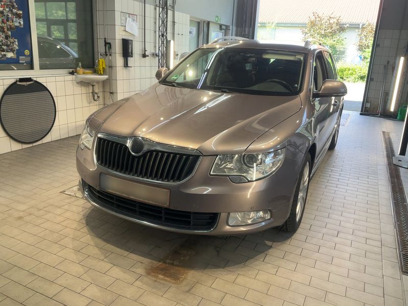 Skoda Superb 2.0 TDI Elegance 2012 – снимка 1