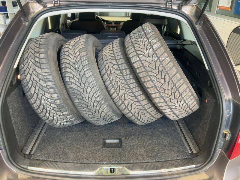 Skoda Superb 2.0 TDI Elegance 2012 – снимка 16