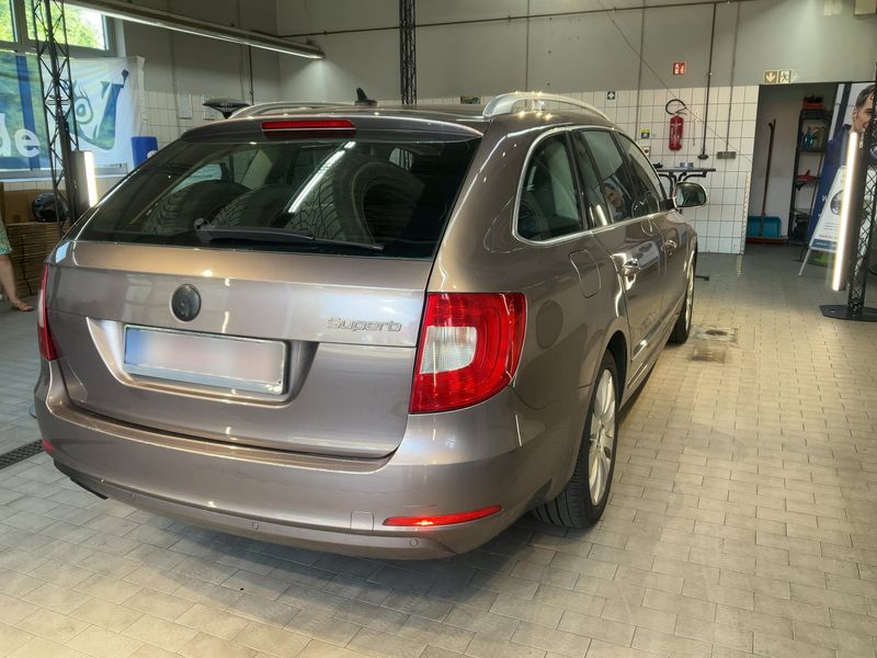 Skoda Superb 2.0 TDI Elegance 2012 – снимка 8
