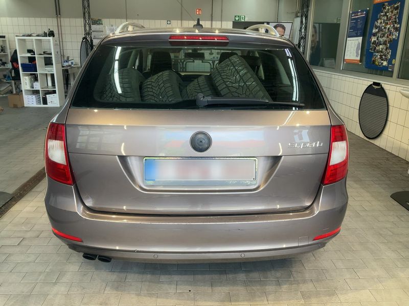 Skoda Superb 2.0 TDI Elegance 2012 – снимка 7