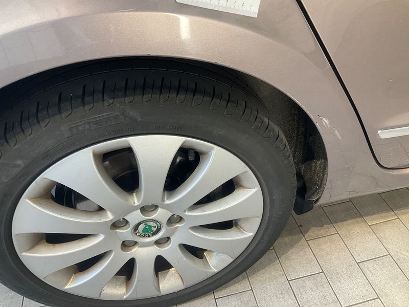 Skoda Superb 2.0 TDI Elegance 2012 – снимка 24