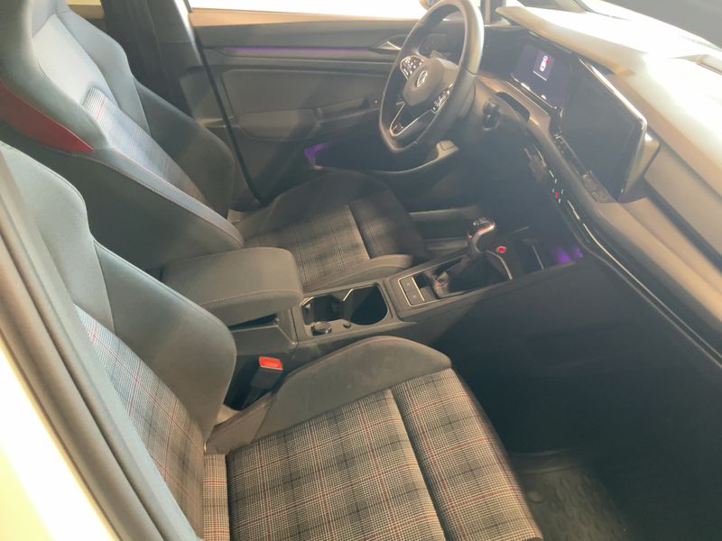 Volkswagen Golf VIII 2.0 TSI GTI 2022 – снимка 16
