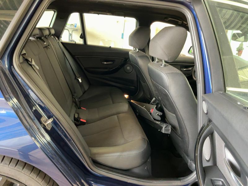 BMW 3er 320i Advantage 2018 – снимка 20