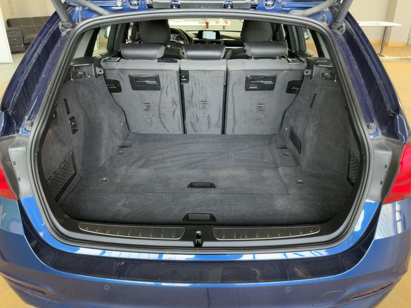 BMW 3er 320i Advantage 2018 – снимка 16