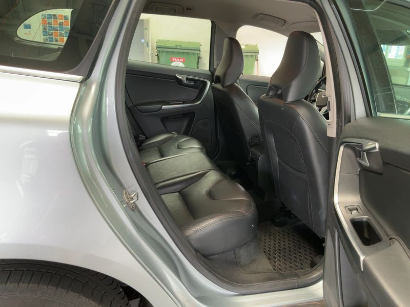 Volvo XC60 2.0 D4 Momentum 2WD 2014 – снимка 19