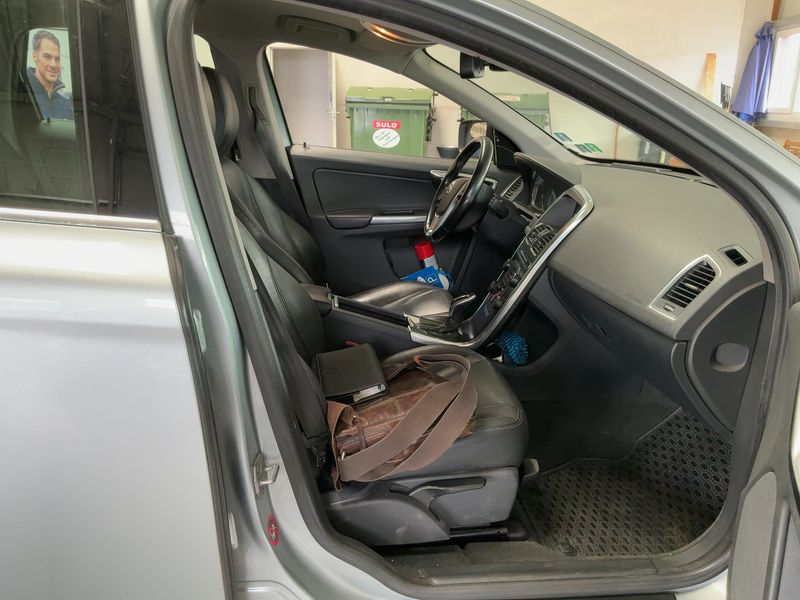 Volvo XC60 2.0 D4 Momentum 2WD 2014 – снимка 16