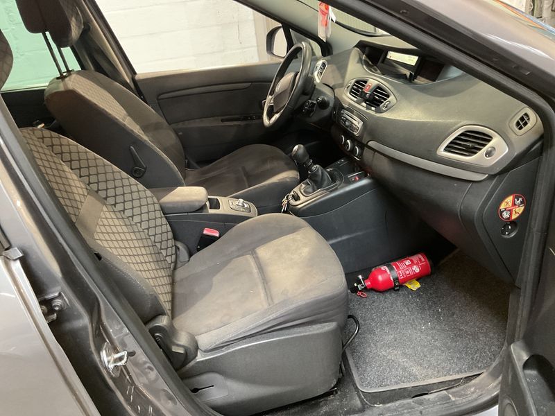 Renault Scenic 1.5 dCi TomTom Edition 2010 – снимка 3