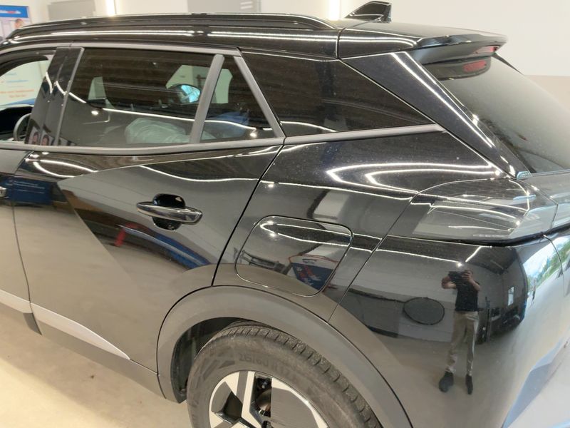 Peugeot 2008 1.2 PureTech Allure 2023 – снимка 6
