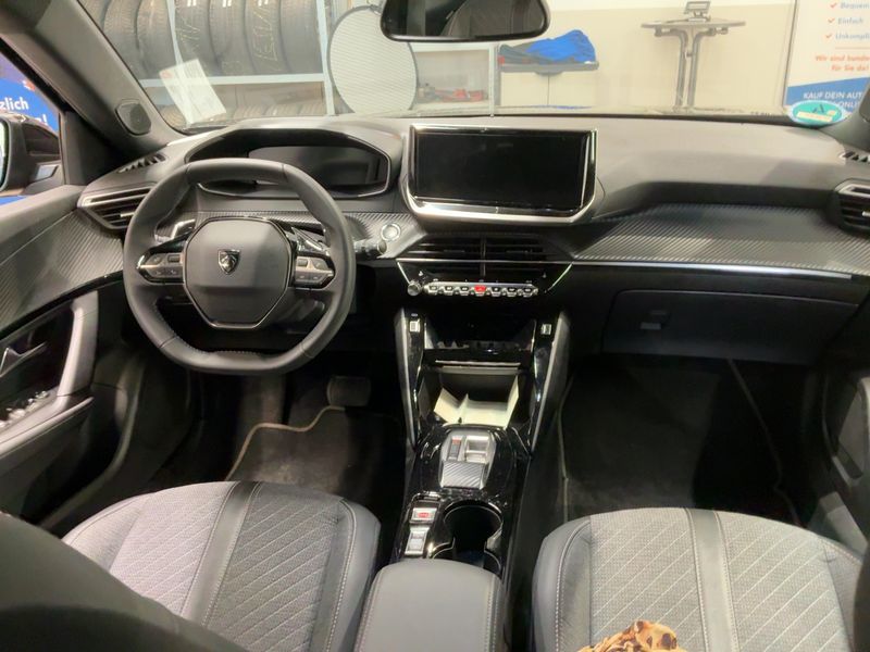 Peugeot 2008 1.2 PureTech Allure 2023 – снимка 18