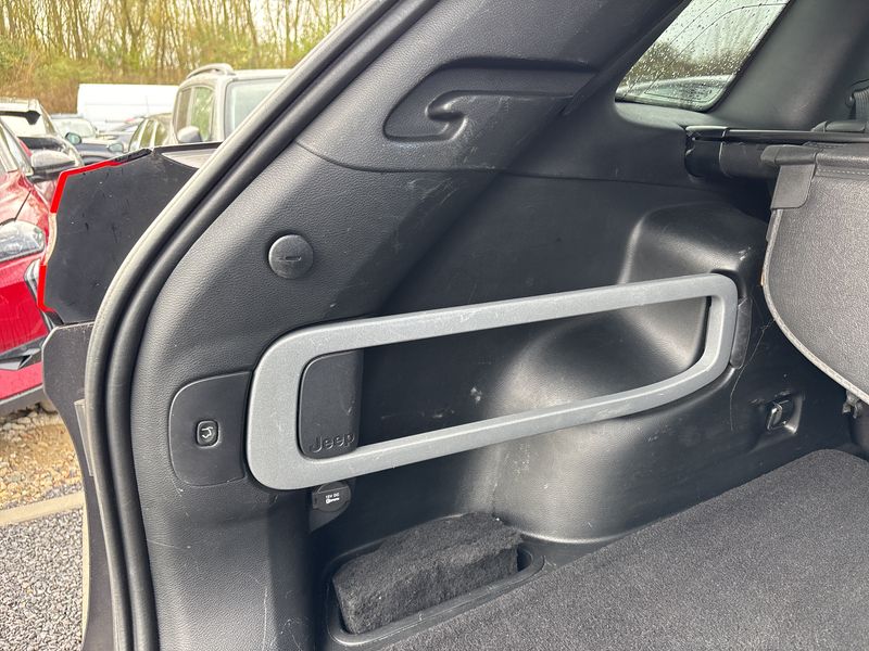 Jeep Cherokee 2.0 M-Jet Longitude FWD 2016 – снимка 37