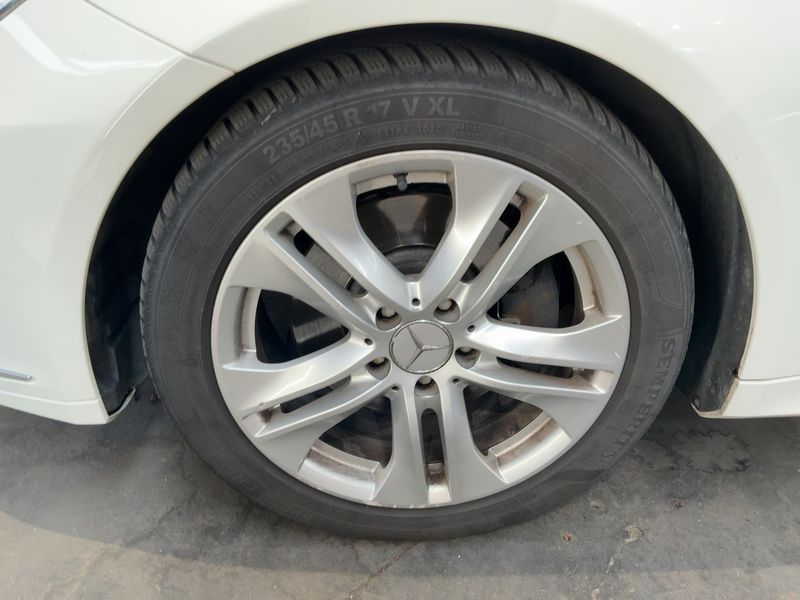 Mercedes-Benz E-Klasse E 350 CGI BlueEfficiency Avantgarde 2009 – снимка 3