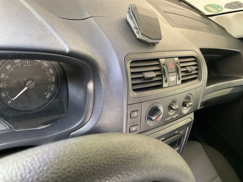 Skoda Fabia 1.4 Cool Edition 2012 – снимка 24