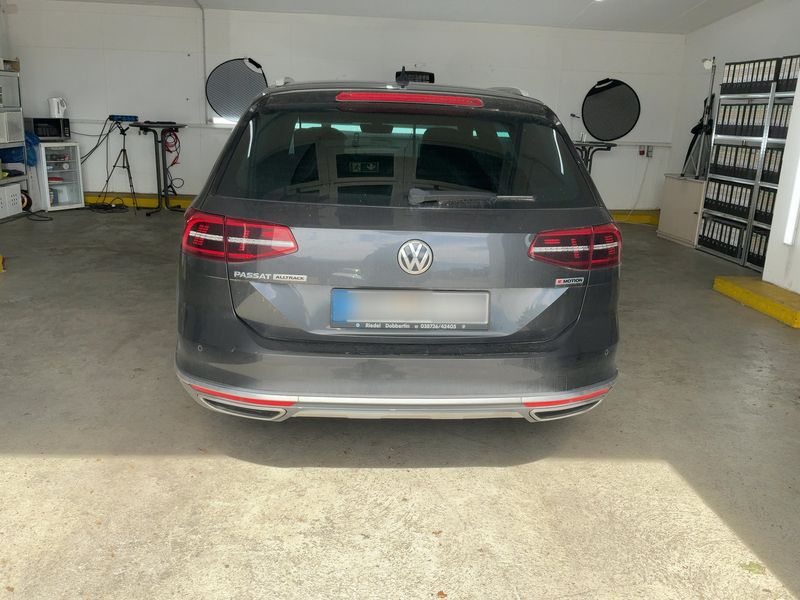 Volkswagen Passat Alltrack 2.0 TDI 4Motion BlueMotion Tech 2018 – снимка 7