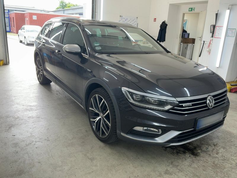 Volkswagen Passat Alltrack 2.0 TDI 4Motion BlueMotion Tech 2018 – снимка 12