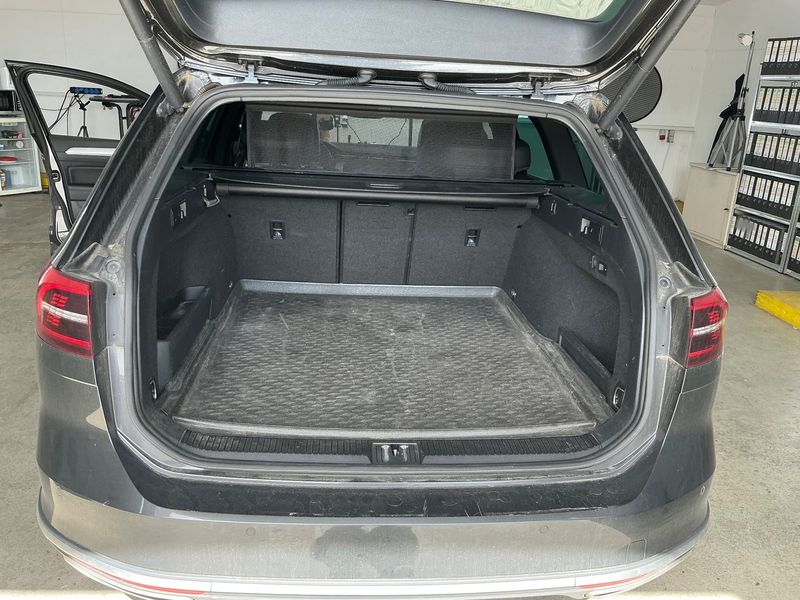 Volkswagen Passat Alltrack 2.0 TDI 4Motion BlueMotion Tech 2018 – снимка 15