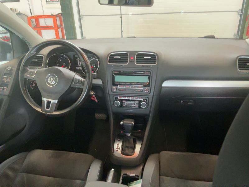 Volkswagen Golf VI 1.6 TDI Highline 2010 – снимка 17