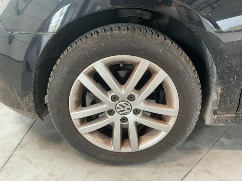 Volkswagen Golf VI 1.6 TDI Highline 2010 – снимка 3