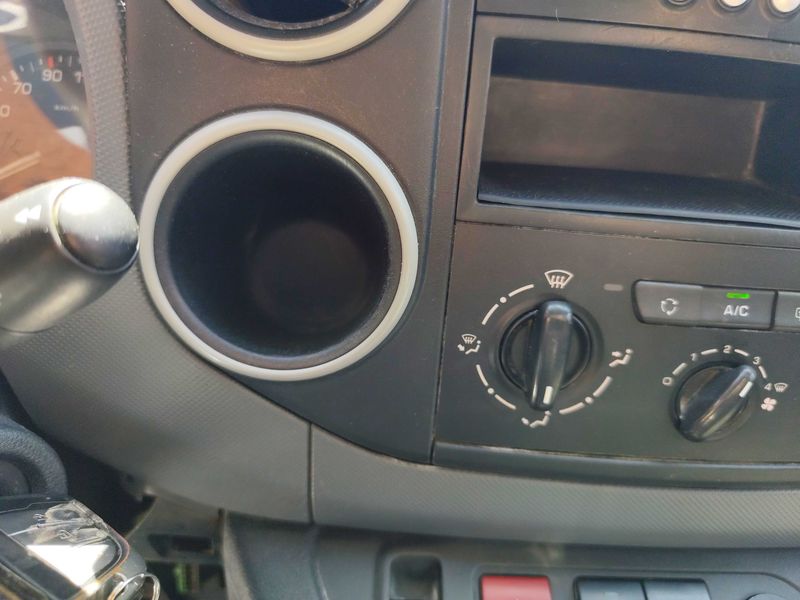 Peugeot Partner 1.6 Blue-HDi Access 2017 – снимка 28