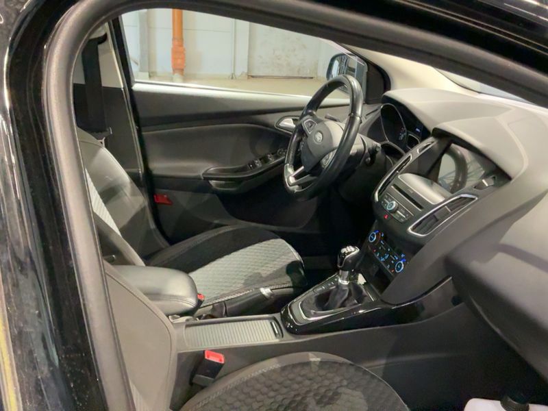 Ford Focus 1.5 TDCi Titanium 2018 – снимка 16