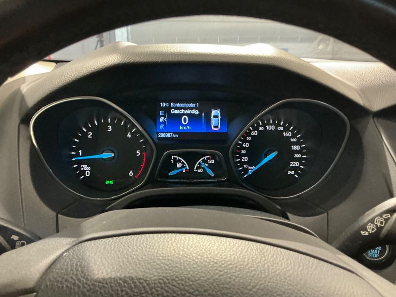 Ford Focus 1.5 TDCi Titanium 2018 – снимка 18