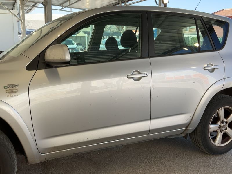 Toyota RAV 4 2.2 D-CAT Sol 2006 – снимка 4