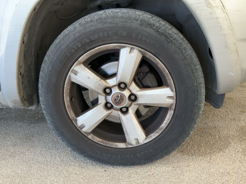 Toyota RAV 4 2.2 D-CAT Sol 2006 – снимка 11