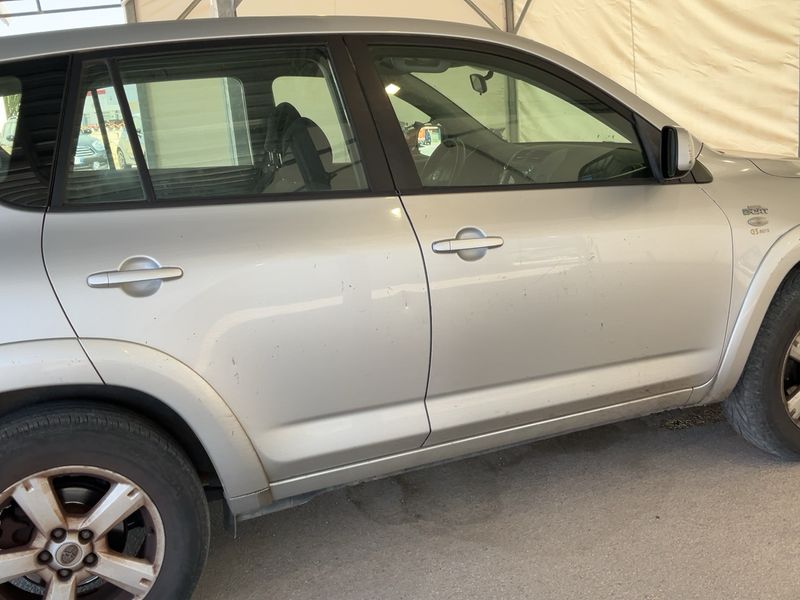 Toyota RAV 4 2.2 D-CAT Sol 2006 – снимка 10