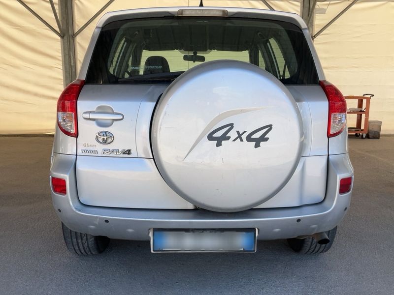 Toyota RAV 4 2.2 D-CAT Sol 2006 – снимка 7