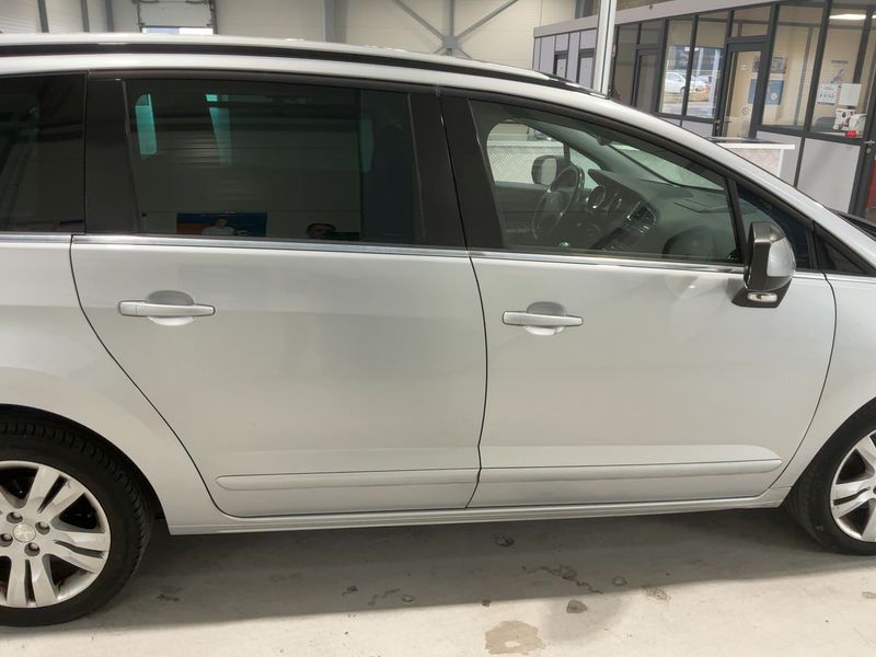 Peugeot 5008 2.0 Blue-HDi Allure 2016 – снимка 10