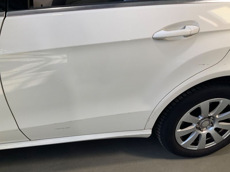 Mercedes-Benz E-Klasse E 200 CGI BlueEfficiency 2012 – снимка 23