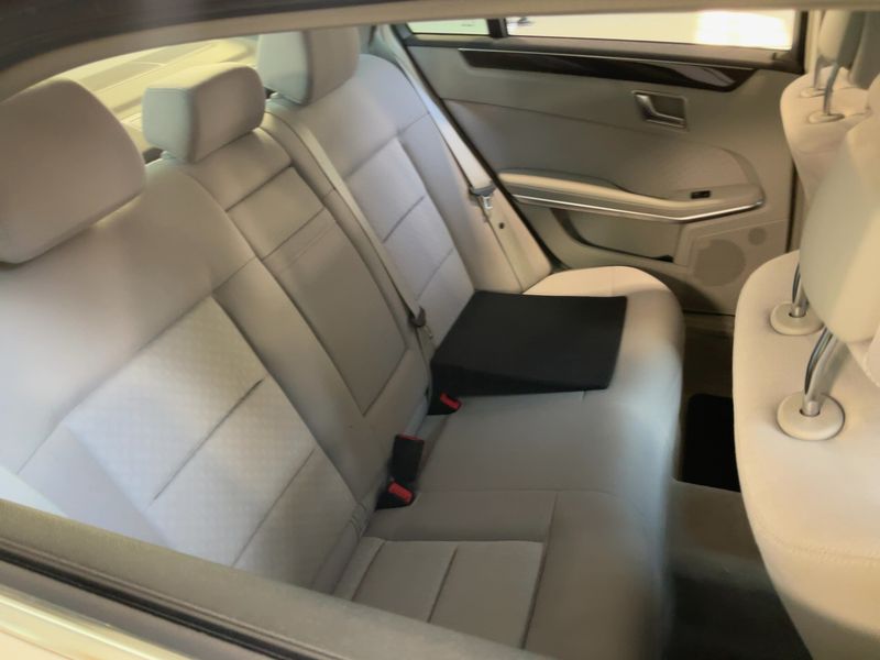 Mercedes-Benz E-Klasse E 200 CGI BlueEfficiency 2012 – снимка 19