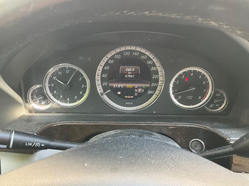 Mercedes-Benz E-Klasse E 200 CGI BlueEfficiency 2012 – снимка 18