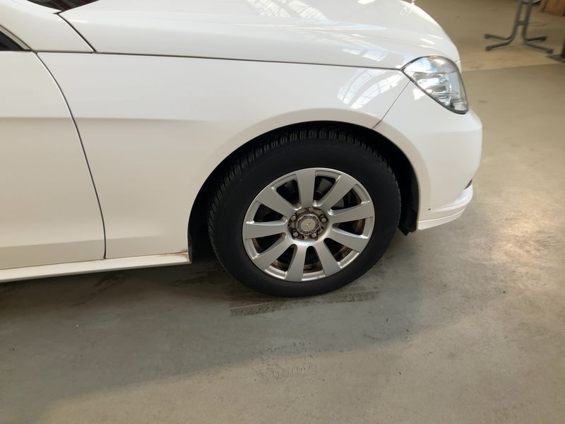 Mercedes-Benz E-Klasse E 200 CGI BlueEfficiency 2012 – снимка 11