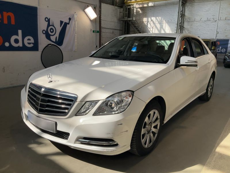 Mercedes-Benz E-Klasse E 200 CGI BlueEfficiency 2012 – снимка 1